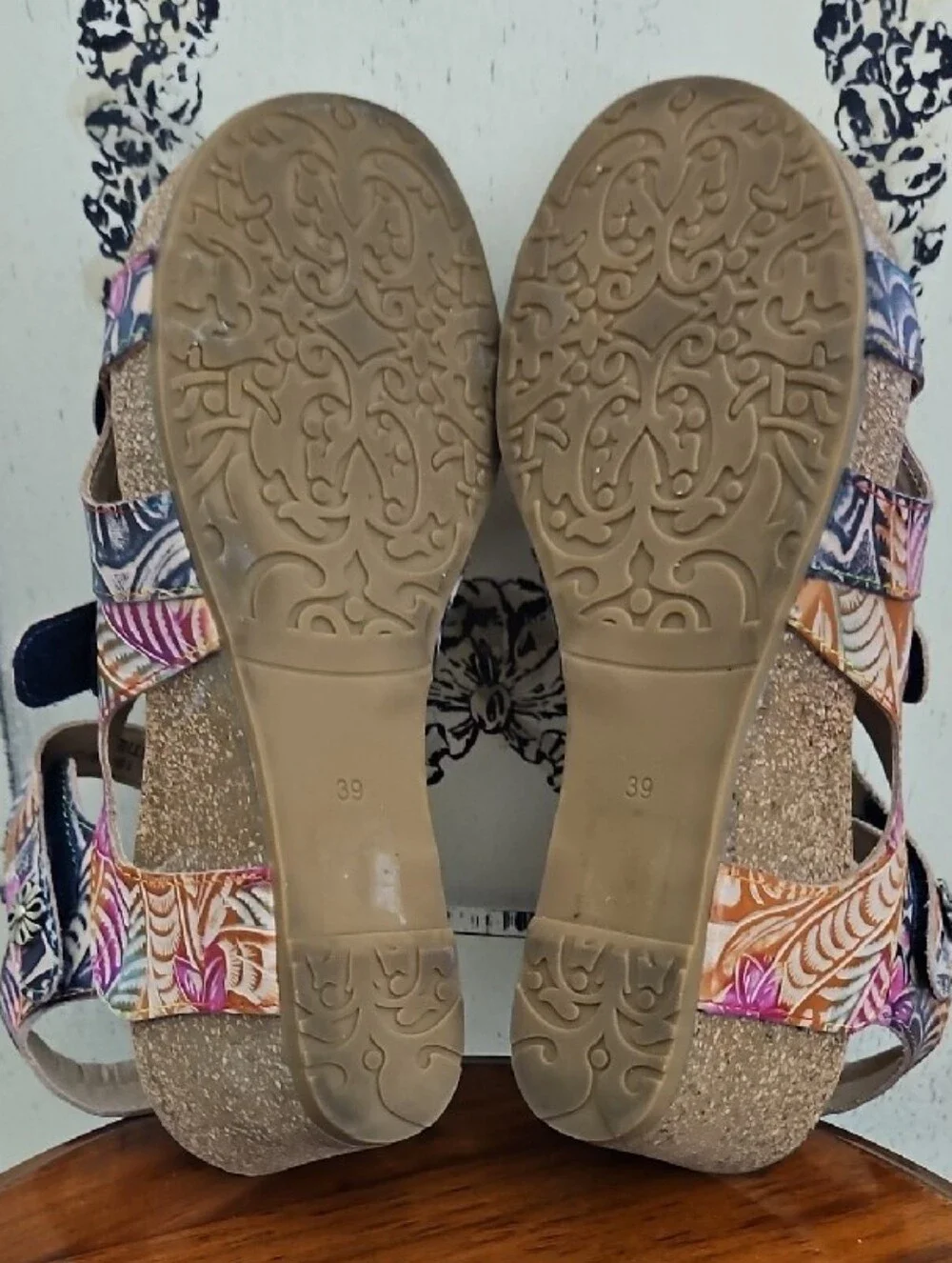 L'ARTISTE BOHO CHIC FLORAL WEDGE LEATHER SANDALS SIZE 39/ US 8.5